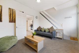 Cosy 2BR Apartment Sleeps 4 by Stay With Us - 0