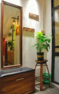 Lotus Oasis 110m2 Old Quarter Art Apartment 2BR 5Bed - 1