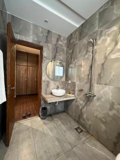 Shelton Hotel Gulberg - 7