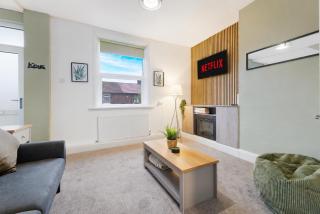 Cosy 2BR Apartment Sleeps 4 by Stay With Us - 4
