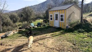 Cozy Off-Grid Tiny Cabin for a Peaceful Escape in Fresno County, California - 4