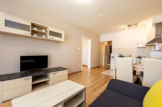 Prime Stay - Modern 1 Bedroom Apartment with 2 Balcony & Parking Included - 5