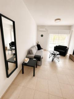 Theo 302 - Comfort 2 Queen Bdr Nicosia with Parking - 8