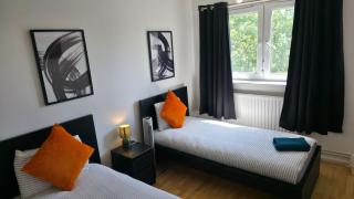 Colebert Avenue - 9