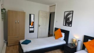 Colebert Avenue - 8