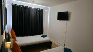 Colebert Avenue - 4