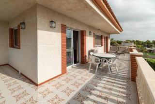 Vista Cunit es una gran casa con piscina, barbacoa - 5