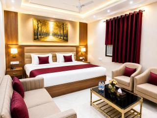 Hotel Feellike Home Near Delhi Airport - 1