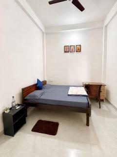 Om Shanti Home Stay - 8
