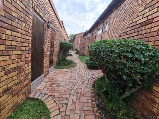 Springfields Executive Apartment, a Modern Comfort - Sandton - 7