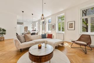 BELLE VIE - 3BR Superior Family-Suite with Terrace - City Centre - 1
