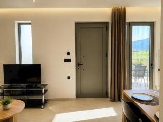 Aimilio's Place - Peaceful 2-Bedroom Apartment - 4