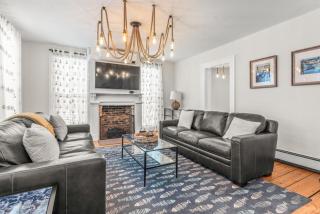 Historic Gurdon S Allyn House, Walk to Seaport - 0