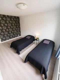 Ragnar place - 2 bedrooms, 4 single beds - 6