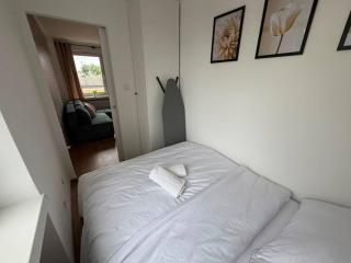 Częstochowa Homely Apartment by BookingHost - 8