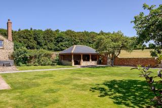 Hollins Farmhouse - 9