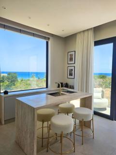 Ocean View Apartment with Own Private Gym Sauna & Plunge Pool - 1