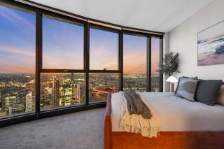 Skytower Apartments - 81st Floor, City & River Views, Free Car Parking - 0