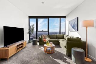 Skytower Apartments - 81st Floor, City & River Views, Free Car Parking - 9