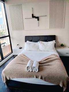 Scarletz Suites KLCC Infinity Pool by EXSIM - 9