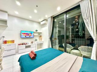 Stunning Lake View Studio with Beautiful Sunrise Every Morning - 0