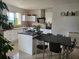 Beautiful air-conditioned villa with pool and hot tub - 1