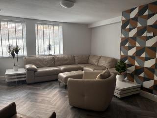 Springbank - 3 Bed garden view - 7
