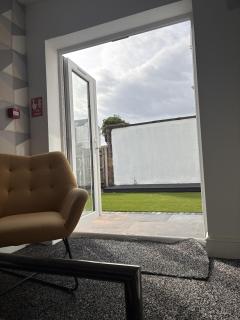 Springbank - 3 Bed garden view - 9