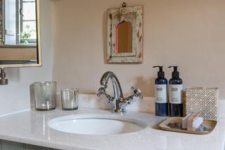 Collacott, A Luxury Devon Cottage with Hot tub - 1