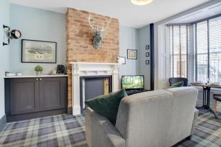 Stylish 1BR Home Near Station by Stay With Us - 5
