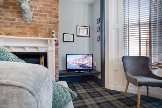 Stylish 1BR Home Near Station by Stay With Us - 2
