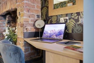 Stylish 1BR Home Near Station by Stay With Us - 7
