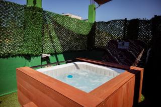 Rooftop Apartment with Garden and Jacuzzi - 8