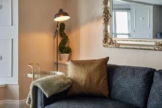 Host & Stay - Captain's Quarters - 2