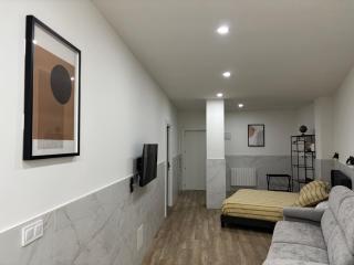 URDAIHOME SUITES & BIKEs - 8