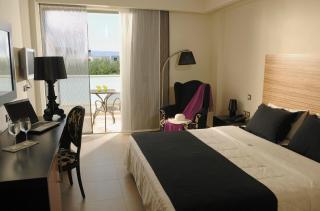 Angela Suites Boutique Hotel - 9