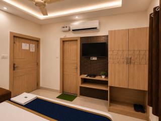 Hotel Royal Aanandam - 3