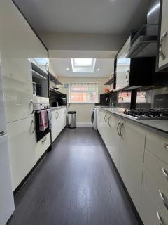 Central Nottingham Victorian 3 Bed Sleeps 6 Perfect for Sports and Explorers - 0