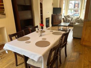Central Nottingham Victorian 3 Bed Sleeps 6 Perfect for Sports and Explorers - 3