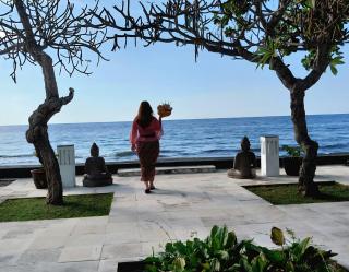 Villa Terang Bulan - absolute beachfront! - 4