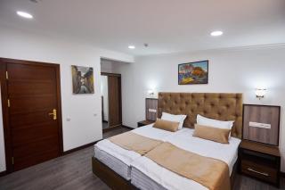 Grand Art Premium Hotel - 9