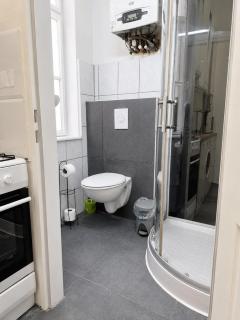10-Min to Westbahnhof 1BR & Living Room - 1