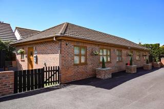 Country Cottages with hot tub - 8
