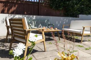 A convenient 2 bed annexe - dog friendly with parking - 1