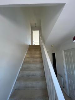 Stylish Family Home, 4-BDR & Sleeps 7 Comfortably - 1