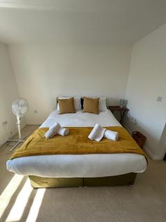 Spacious Family Home, 4-BR & Sleeps 7 Comfortably - 2