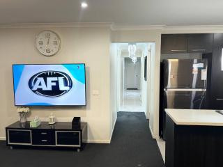 Charming 3-Bedroom House Rental in Pakenham - 3
