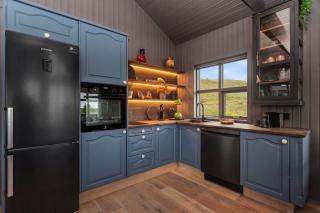 5BR Summerhouse with Sauna, Hot Tub and Scenic Views - 3