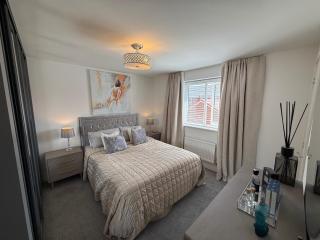 Liverpool Luxe Retreat - 4 Bedroom House - 6