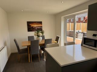 Liverpool Luxe Retreat - 4 Bedroom House - 5